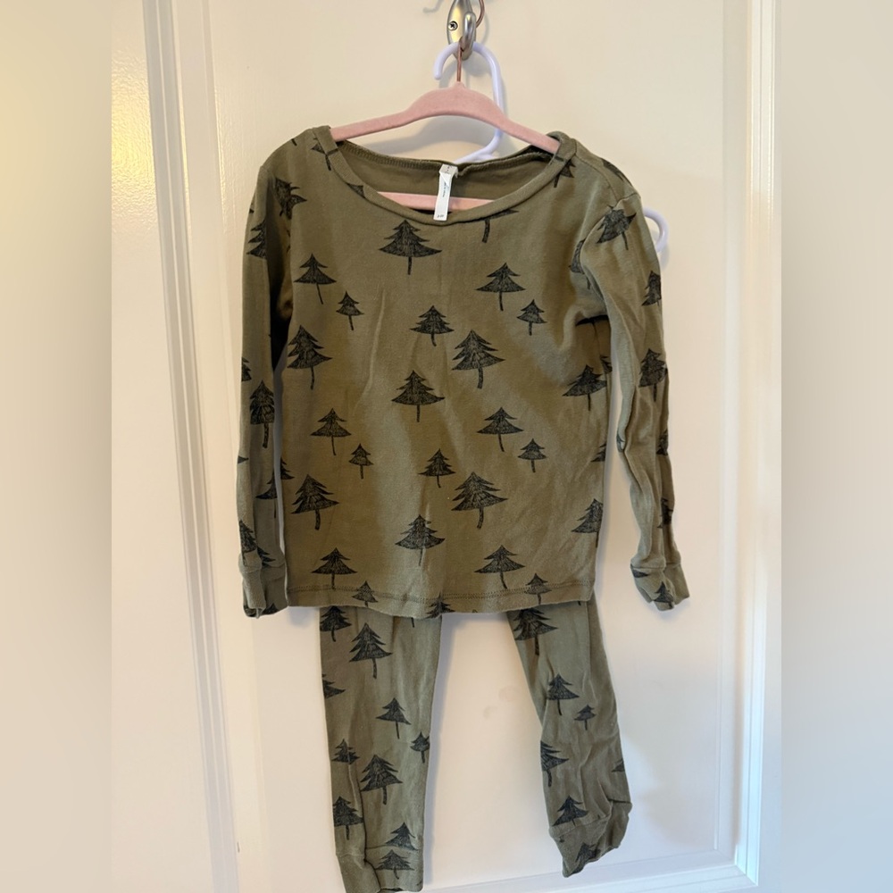 2-3 Rylee+Cru Tree Print Pajamas - Green